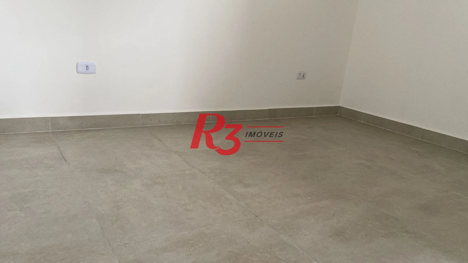 Apartamento com 2 dormitórios à venda, 82 m² por R$ 580.000,00 - Vila Guilhermina - Praia Grande/SP