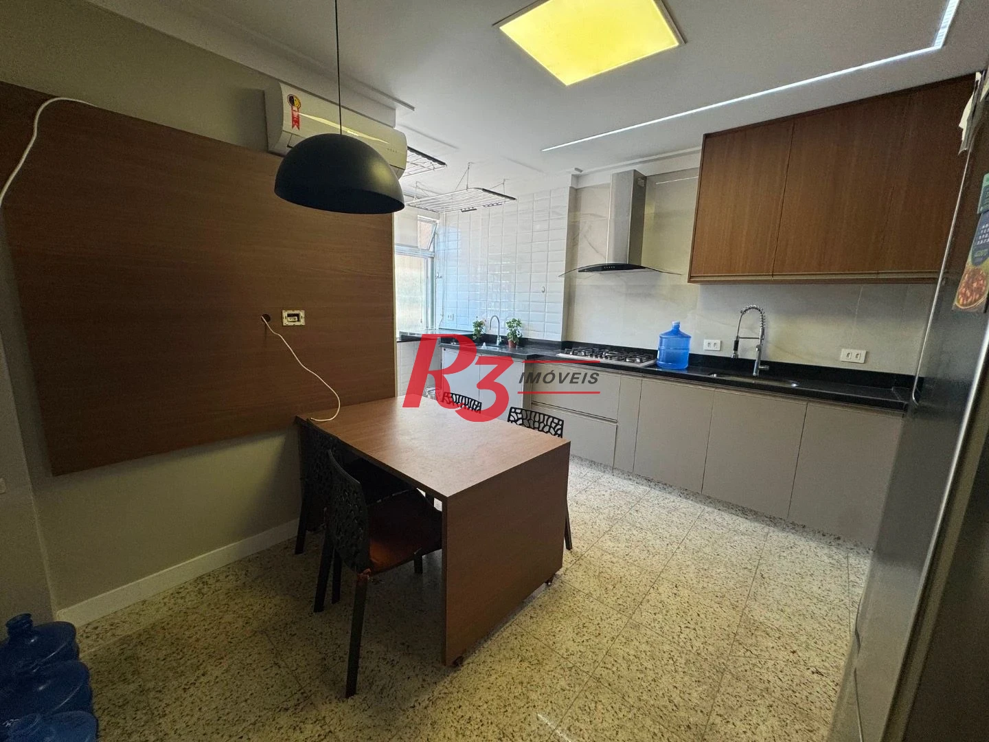 Apartamento para alugar, 107 m² por R$ 9.000,01/mês - Ponta da Praia - Santos/SP