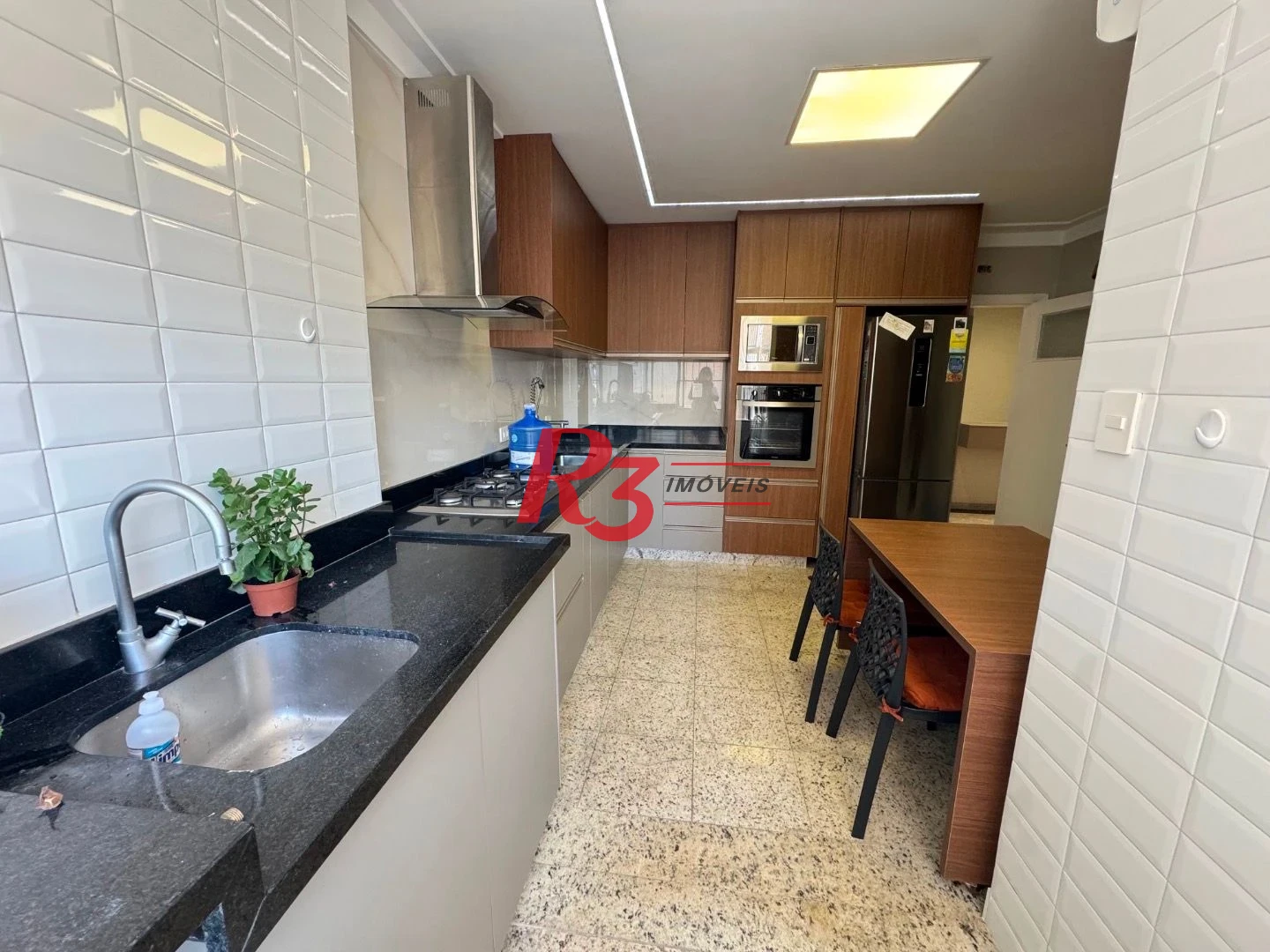 Apartamento para alugar, 107 m² por R$ 9.000,01/mês - Ponta da Praia - Santos/SP