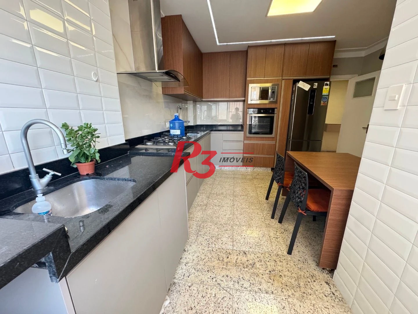 Apartamento para alugar, 107 m² por R$ 9.000,01/mês - Ponta da Praia - Santos/SP