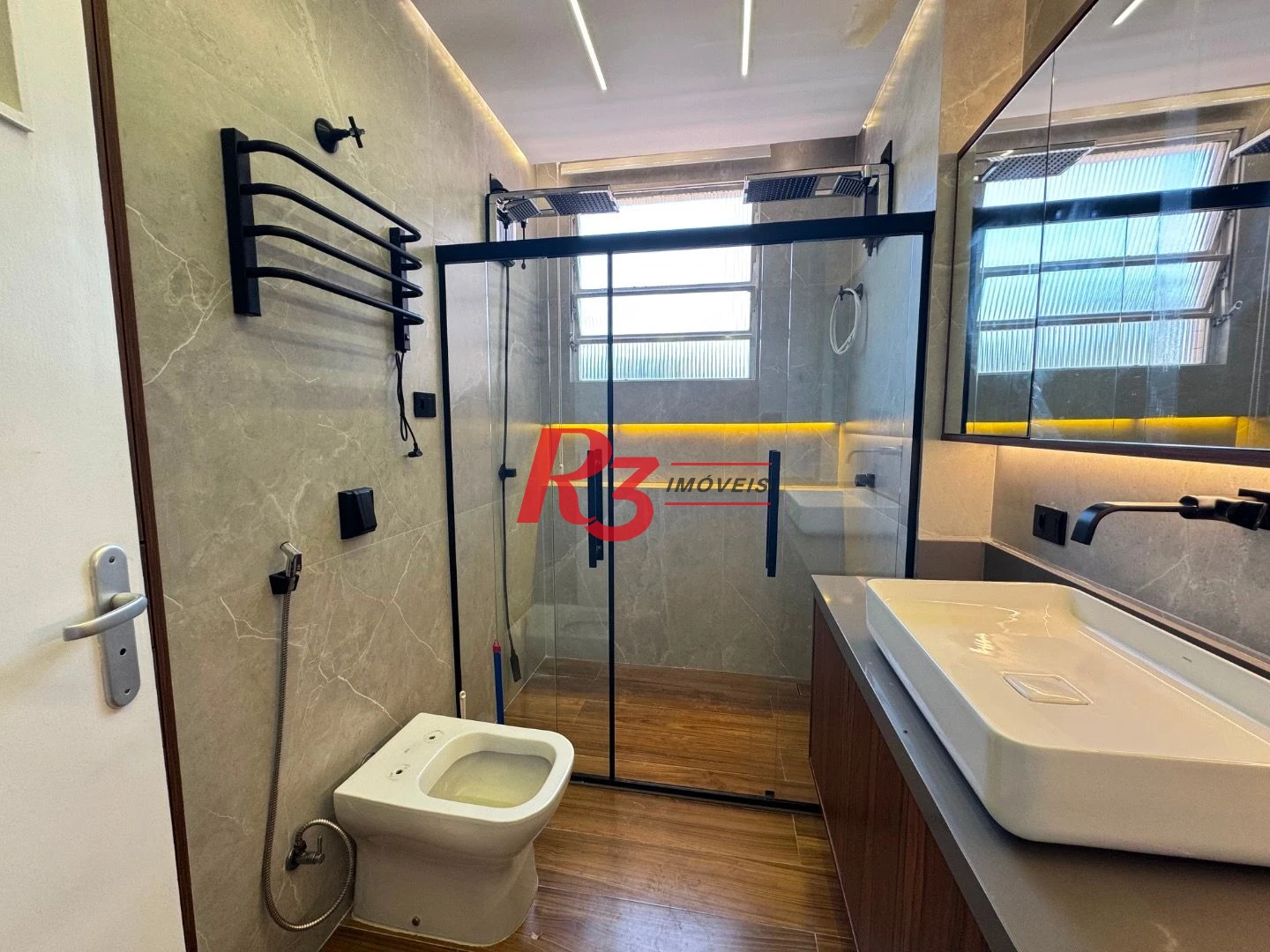 Apartamento para alugar, 107 m² por R$ 9.000,01/mês - Ponta da Praia - Santos/SP