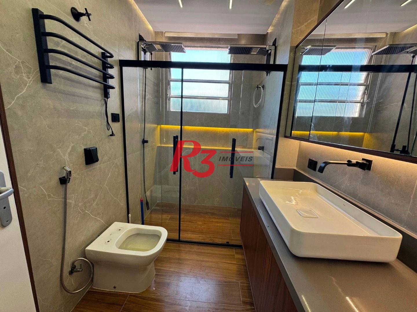 Apartamento para alugar, 107 m² por R$ 9.000,01/mês - Ponta da Praia - Santos/SP