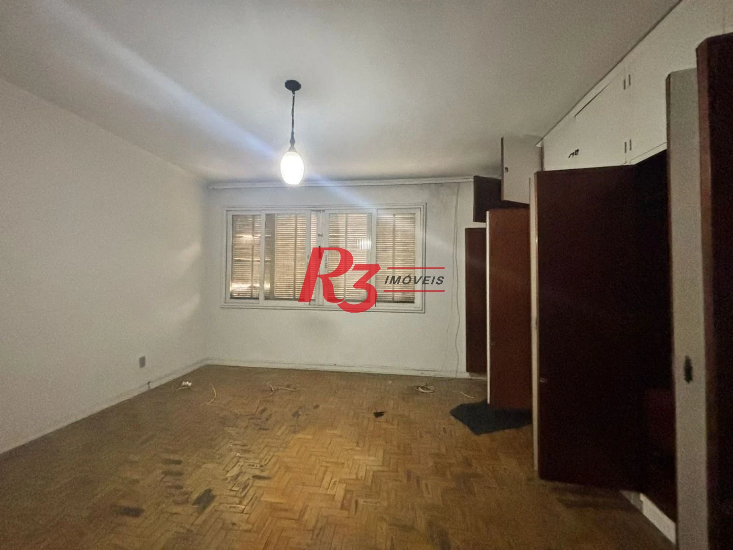 Sobrado com 3 dormitórios, 250 m² - venda por R$ 3.200.000,00 ou aluguel por R$ 24.300,01/mês - Encruzilhada - Santos/SP