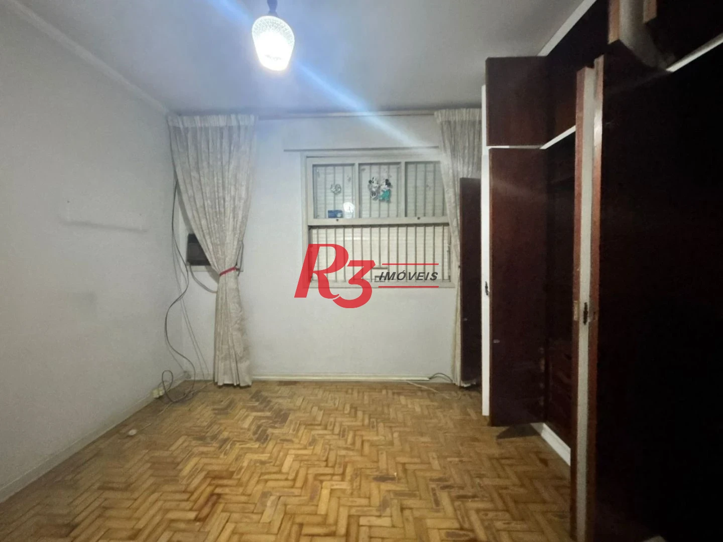Sobrado com 3 dormitórios, 250 m² - venda por R$ 3.200.000,00 ou aluguel por R$ 24.300,01/mês - Encruzilhada - Santos/SP