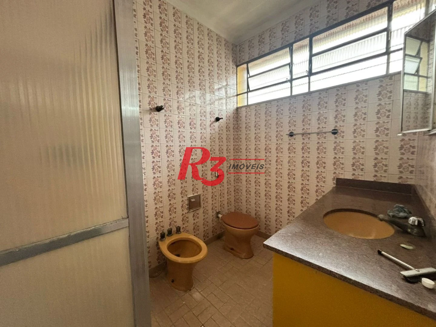 Sobrado com 3 dormitórios, 250 m² - venda por R$ 3.200.000,00 ou aluguel por R$ 24.300,01/mês - Encruzilhada - Santos/SP