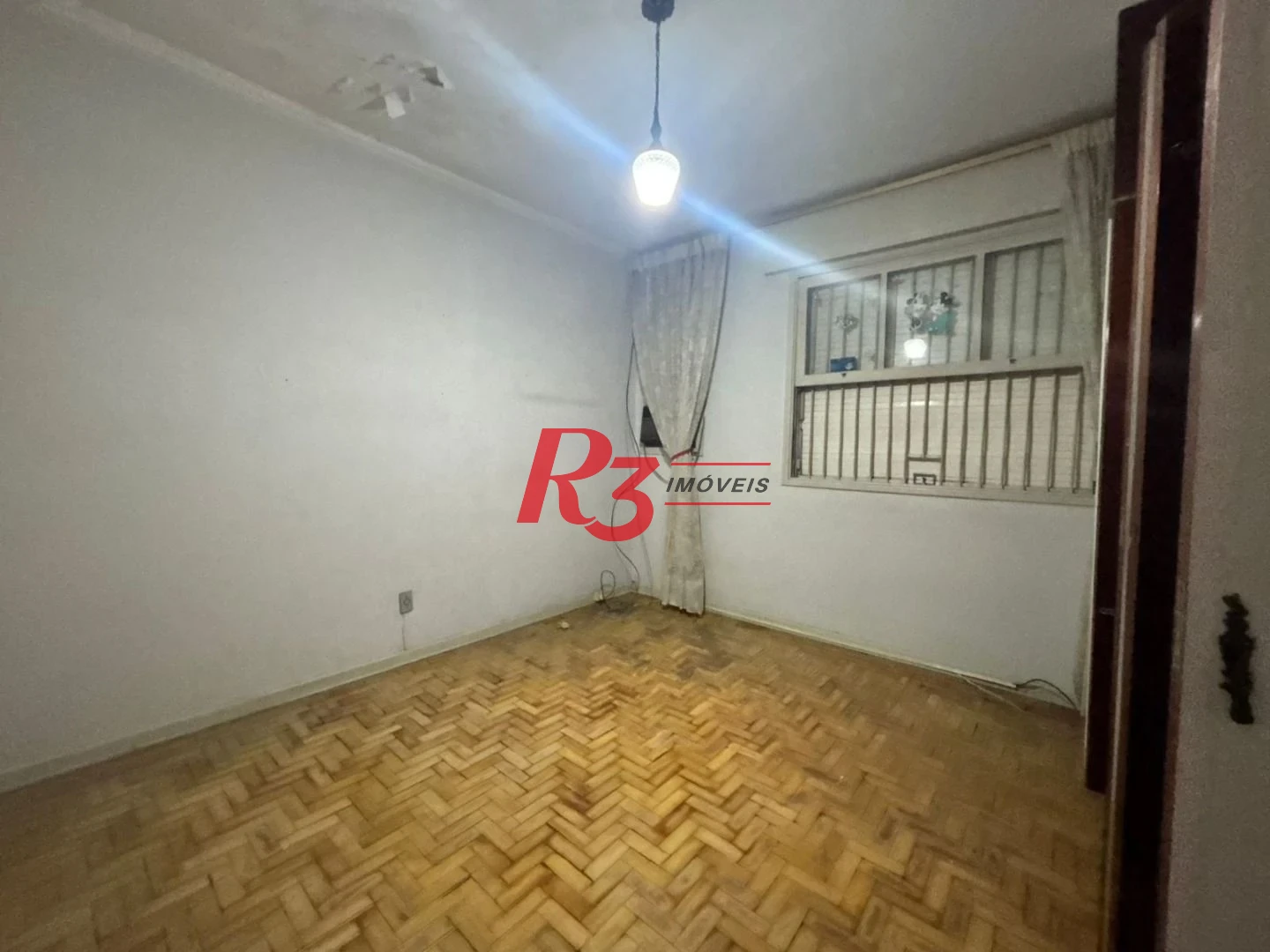 Sobrado com 3 dormitórios, 250 m² - venda por R$ 3.200.000,00 ou aluguel por R$ 24.300,01/mês - Encruzilhada - Santos/SP