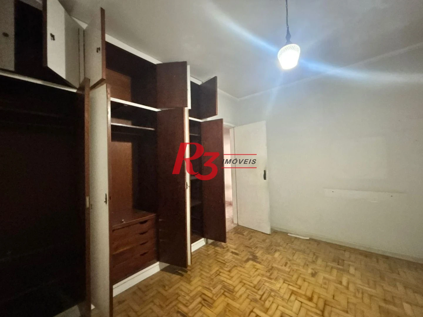 Sobrado com 3 dormitórios, 250 m² - venda por R$ 3.200.000,00 ou aluguel por R$ 24.300,01/mês - Encruzilhada - Santos/SP