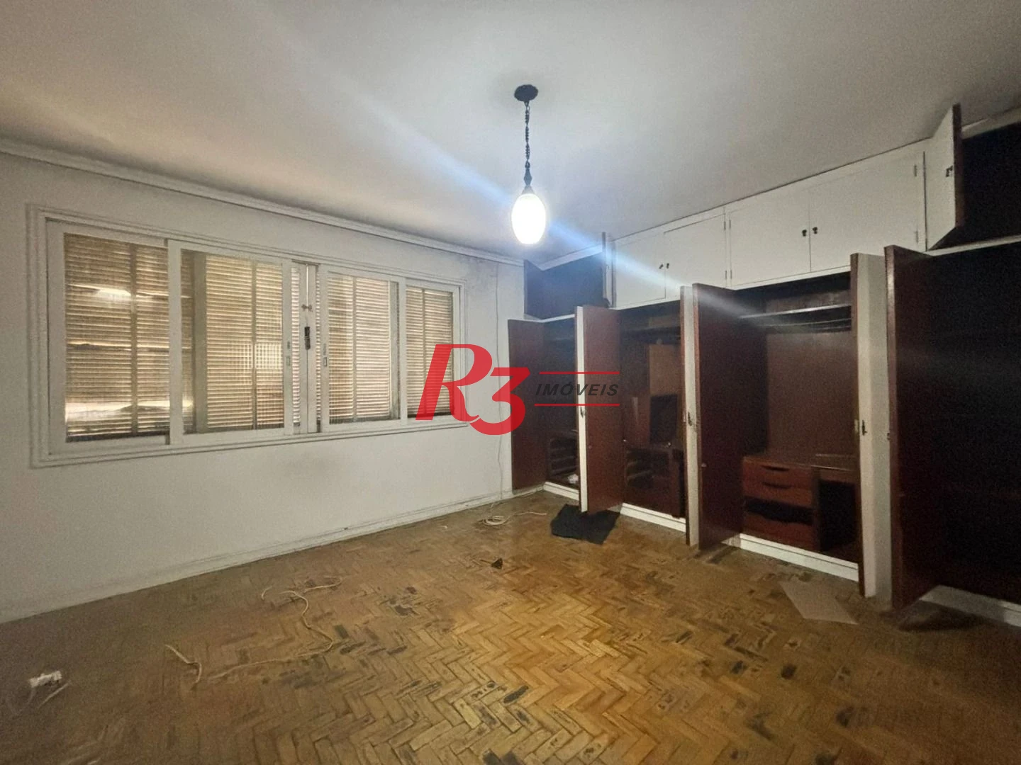 Sobrado com 3 dormitórios, 250 m² - venda por R$ 3.200.000,00 ou aluguel por R$ 24.300,01/mês - Encruzilhada - Santos/SP