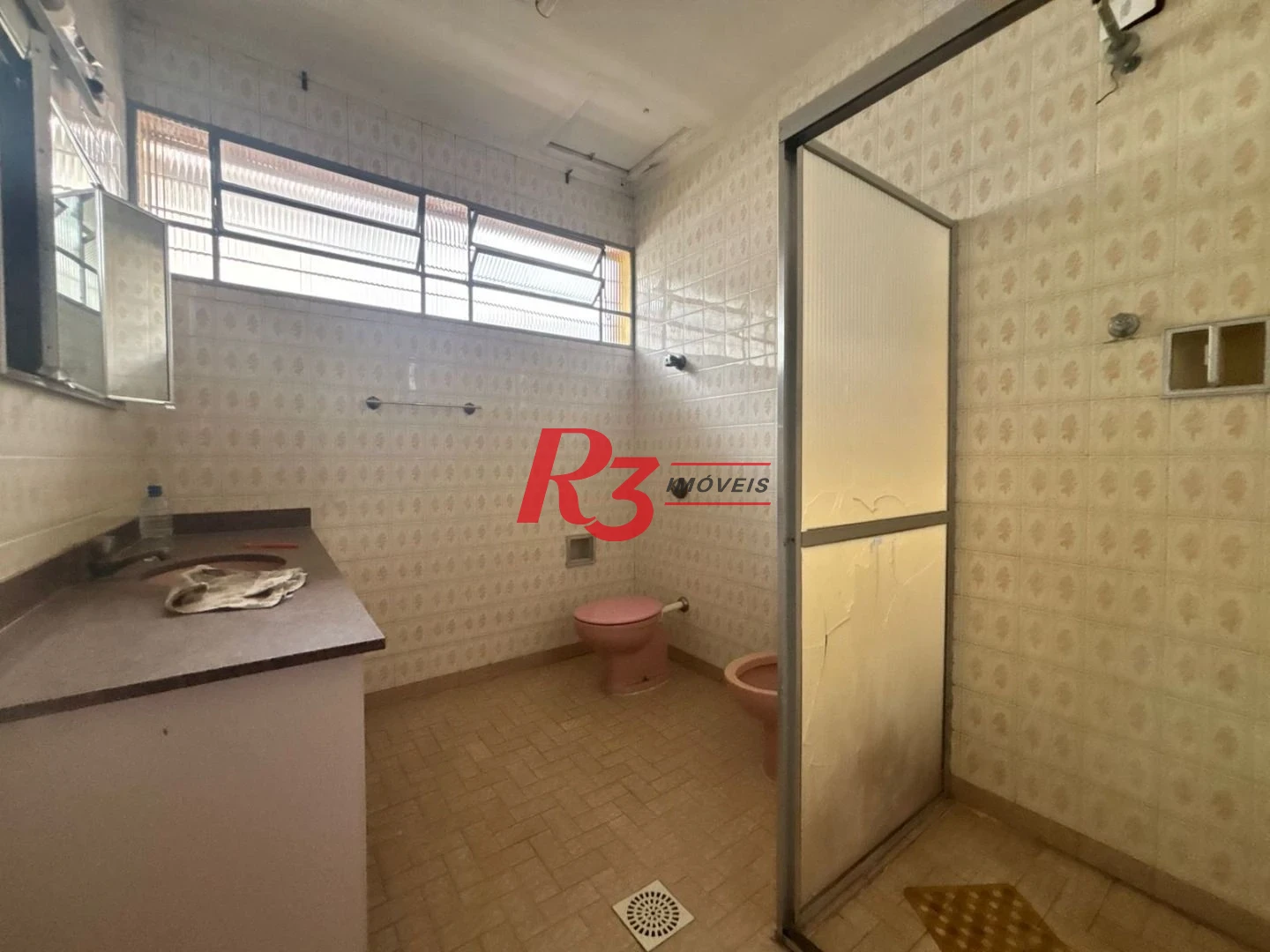 Sobrado com 3 dormitórios, 250 m² - venda por R$ 3.200.000,00 ou aluguel por R$ 24.300,01/mês - Encruzilhada - Santos/SP