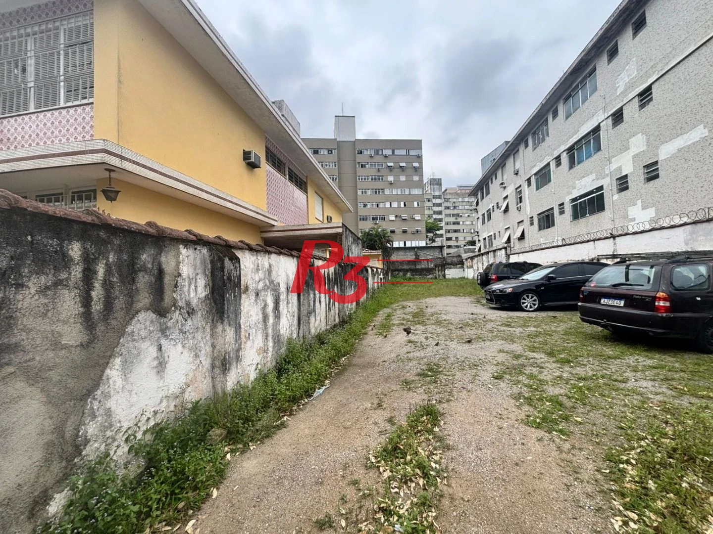 Sobrado com 3 dormitórios, 250 m² - venda por R$ 3.200.000,00 ou aluguel por R$ 24.300,01/mês - Encruzilhada - Santos/SP