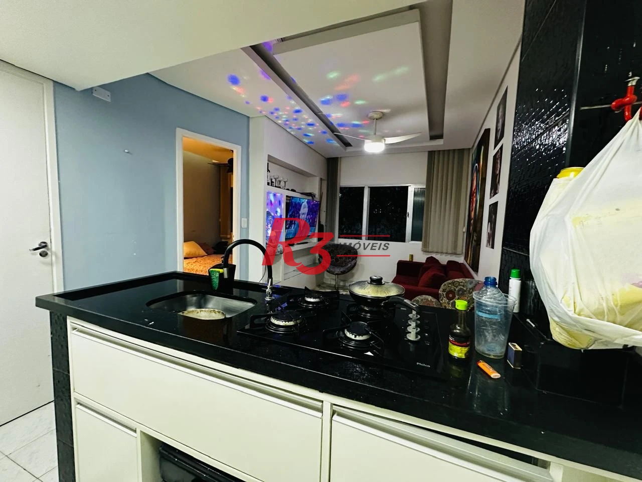 Apartamento com 1 dormitório à venda, 39 m² por R$ 300.000,00 - Ilha Porchat - São Vicente/SP