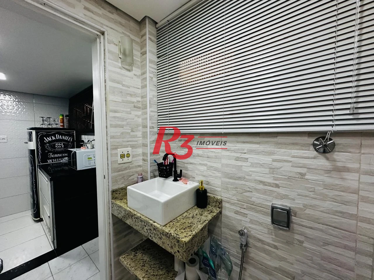 Apartamento com 1 dormitório à venda, 39 m² por R$ 300.000,00 - Ilha Porchat - São Vicente/SP