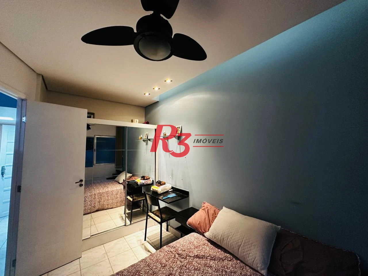 Apartamento com 1 dormitório à venda, 39 m² por R$ 300.000,00 - Ilha Porchat - São Vicente/SP