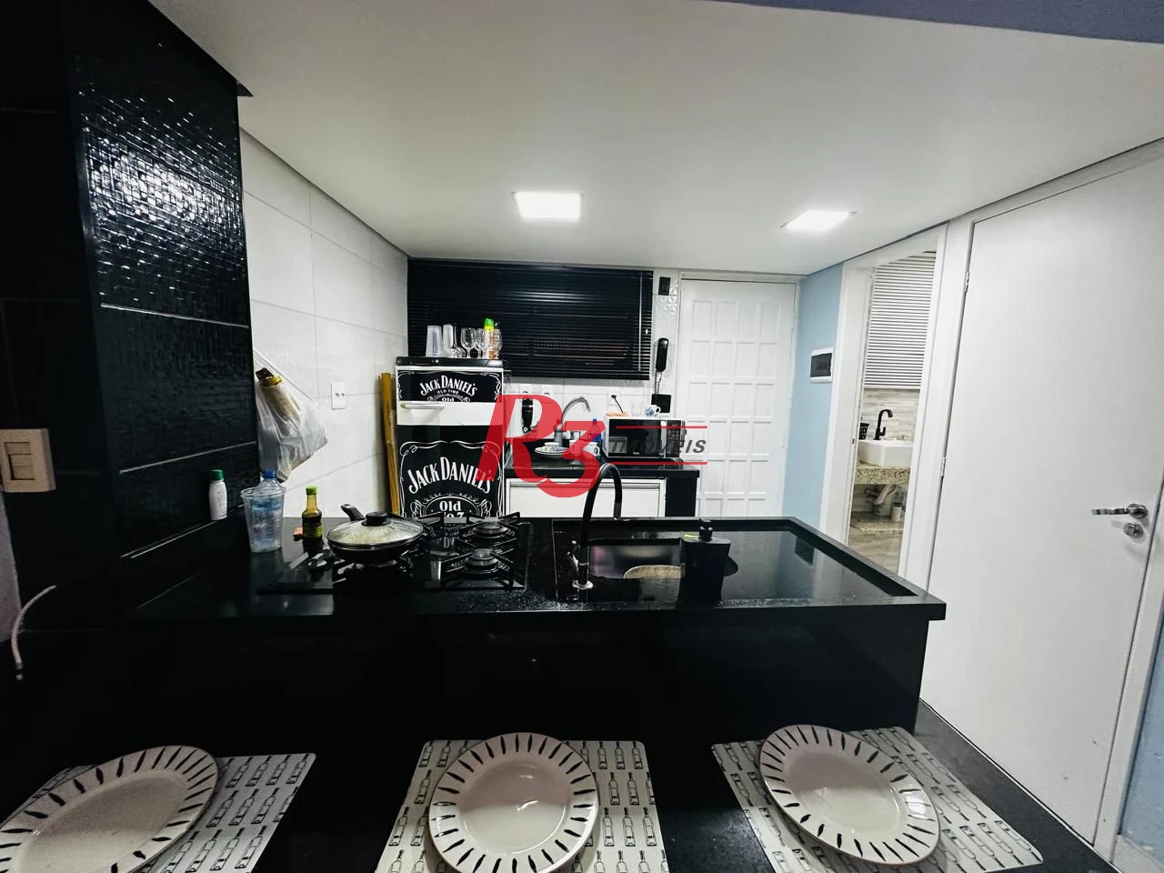 Apartamento com 1 dormitório à venda, 39 m² por R$ 300.000,00 - Ilha Porchat - São Vicente/SP