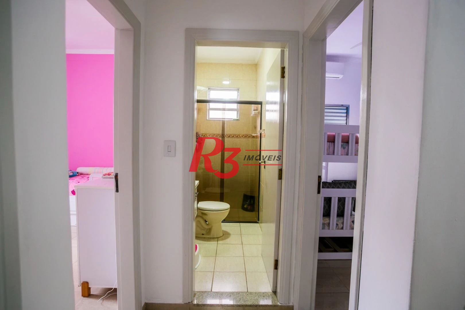 Casa com 3 dormitórios à venda, 320 m² por R$ 1.750.000,00 - Gonzaga - Santos/SP
