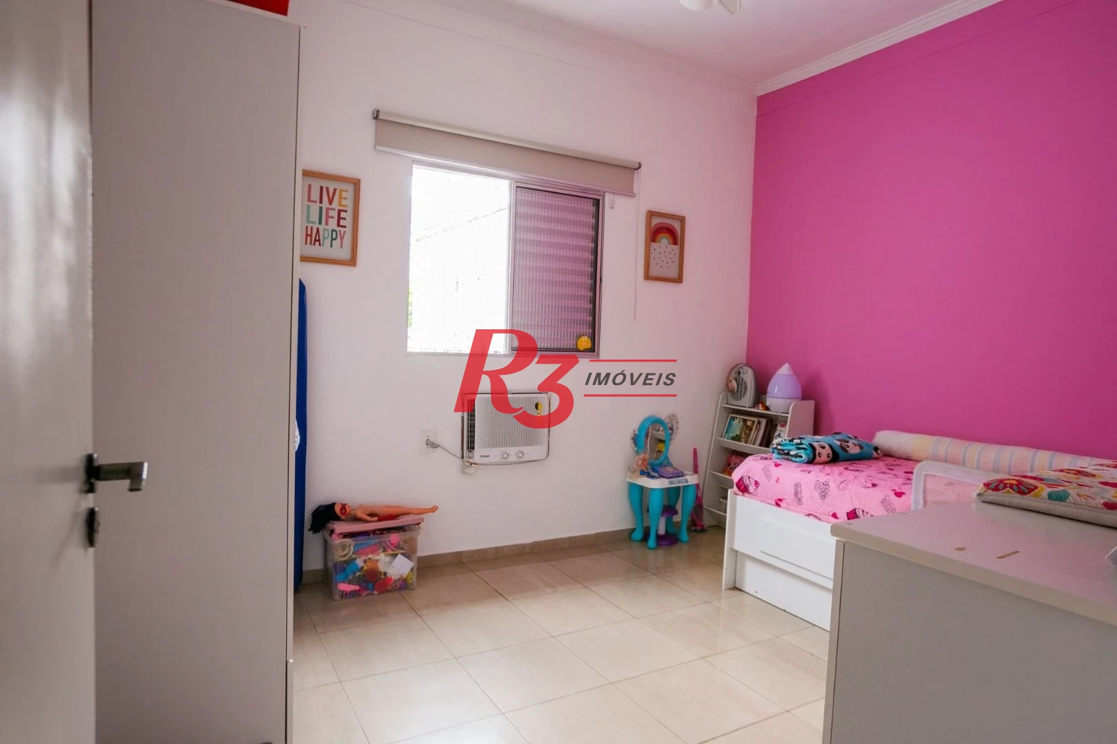 Casa com 3 dormitórios à venda, 320 m² por R$ 1.750.000,00 - Gonzaga - Santos/SP