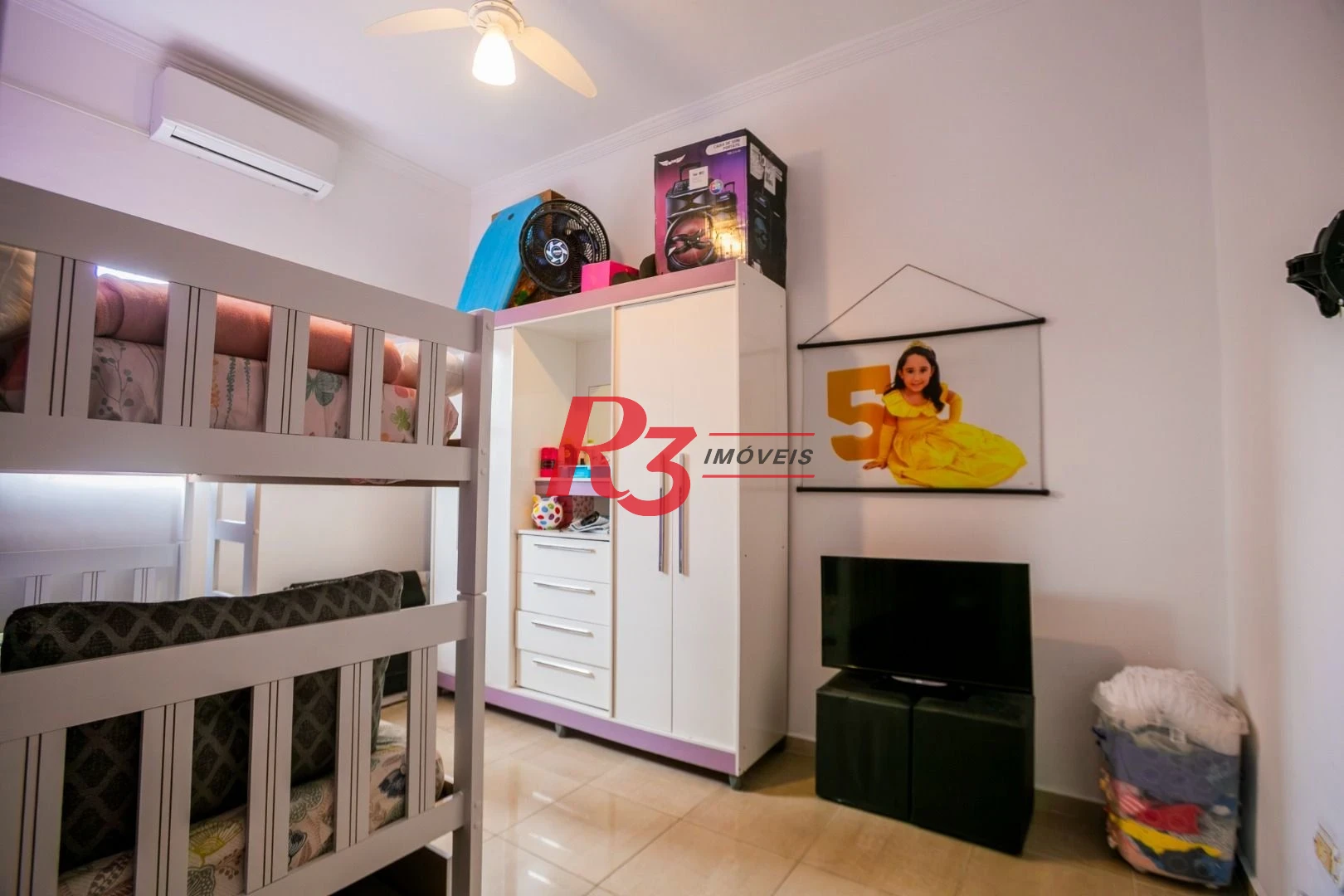 Casa com 3 dormitórios à venda, 320 m² por R$ 1.750.000,00 - Gonzaga - Santos/SP