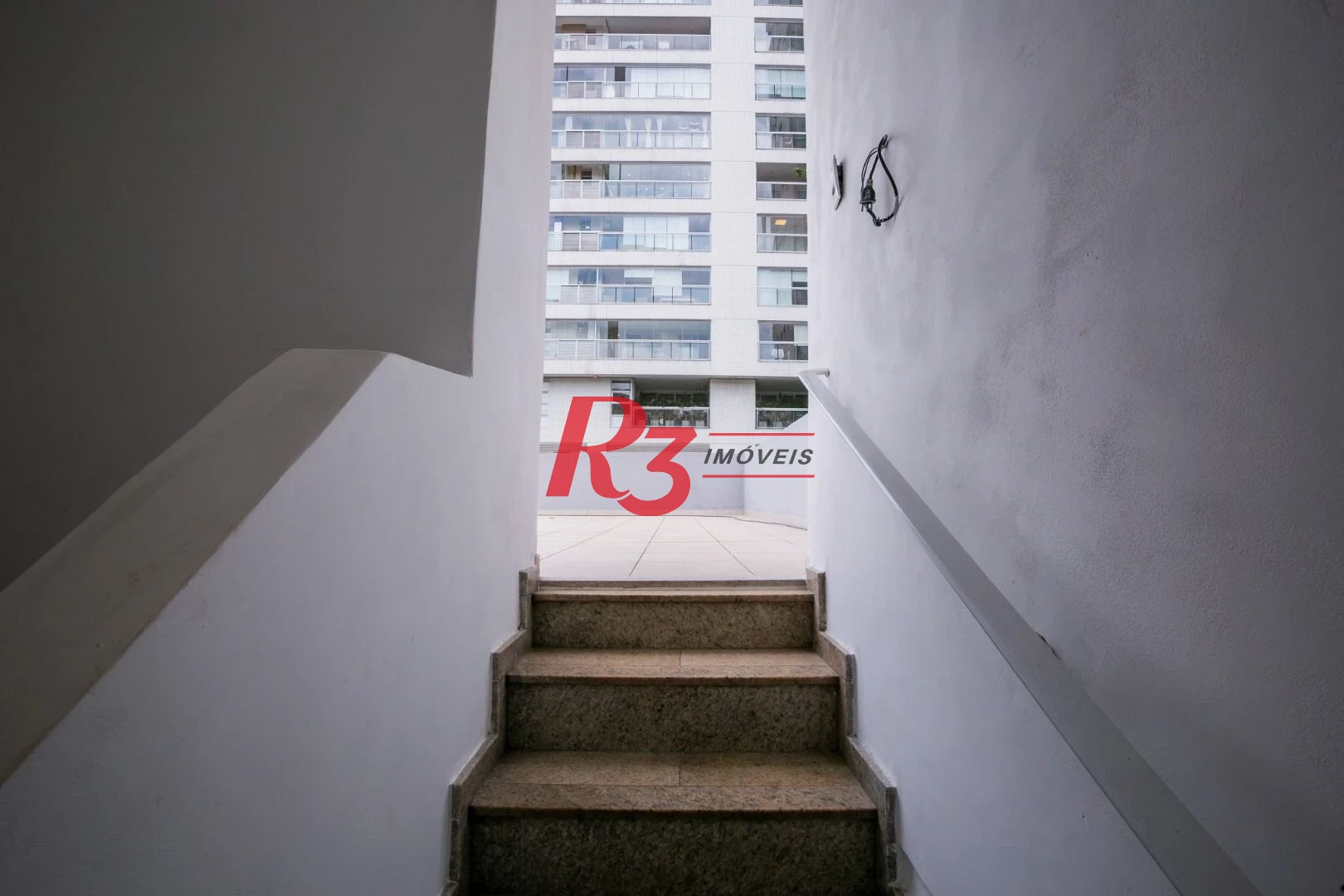 Casa com 3 dormitórios à venda, 320 m² por R$ 1.750.000,00 - Gonzaga - Santos/SP