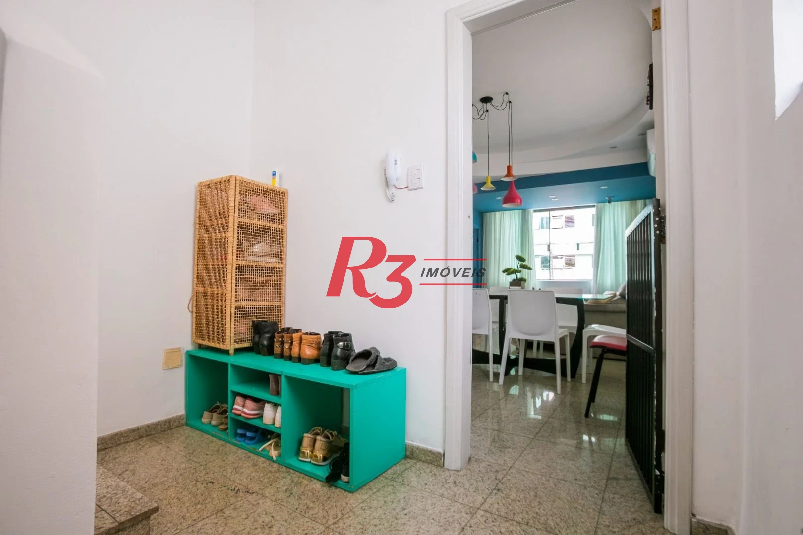 Casa com 3 dormitórios à venda, 320 m² por R$ 1.750.000,00 - Gonzaga - Santos/SP