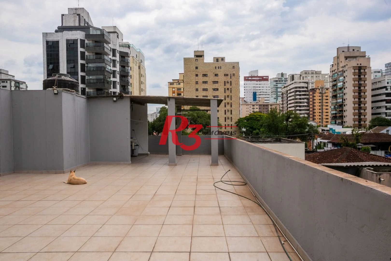 Casa com 3 dormitórios à venda, 320 m² por R$ 1.750.000,00 - Gonzaga - Santos/SP