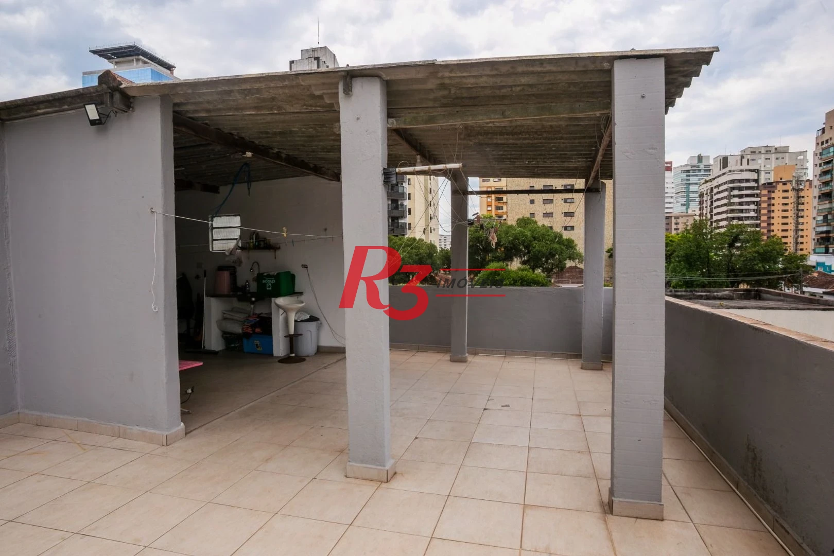 Casa com 3 dormitórios à venda, 320 m² por R$ 1.750.000,00 - Gonzaga - Santos/SP
