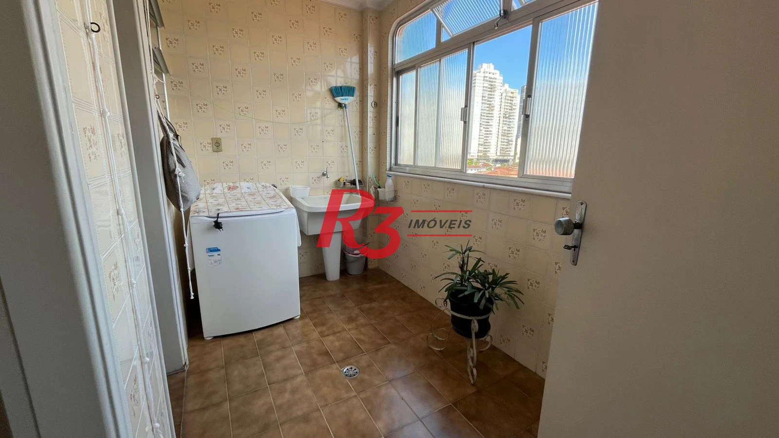 Apartamento com 3 dormitórios à venda, 140 m² por R$ 799.000,00 - Gonzaga - Santos/SP