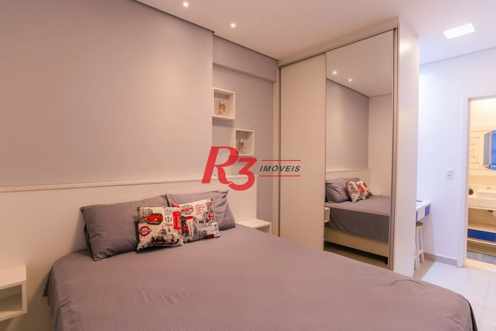 Apartamento com 1 dormitório à venda, 54 m² por R$ 735.000,00 - José Menino - Santos/SP