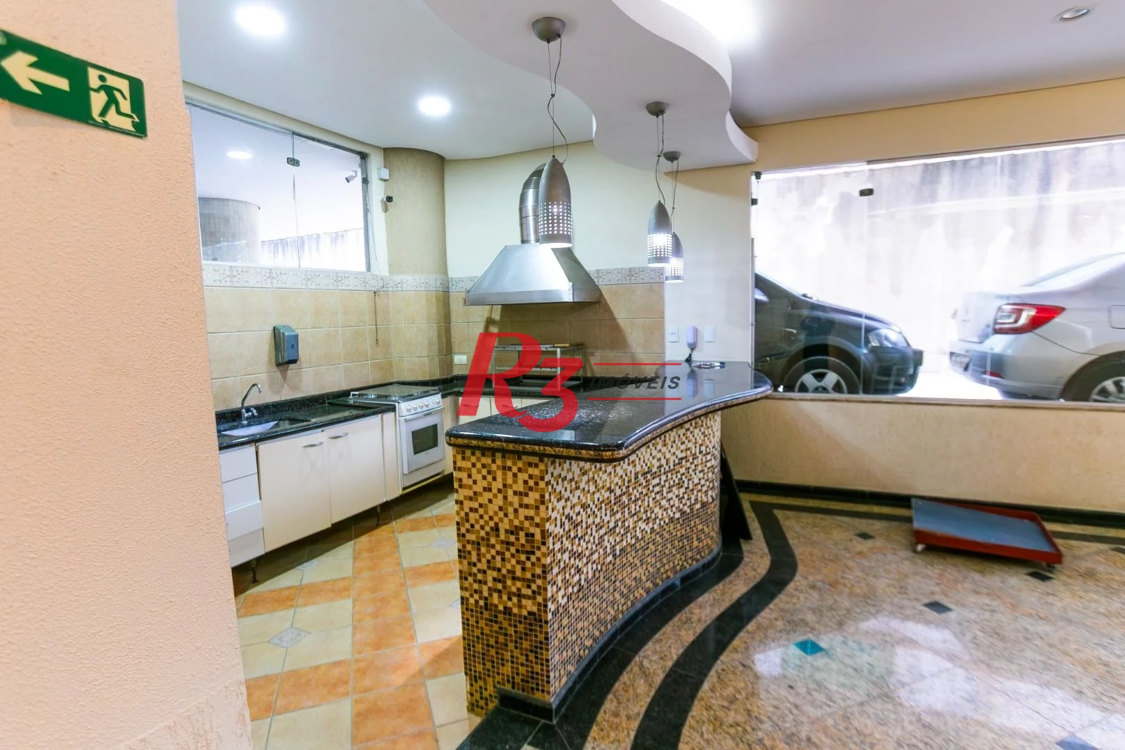 Apartamento com 2 dormitórios à venda, 65 m² por R$ 555.000,00 - José Menino - Santos/SP