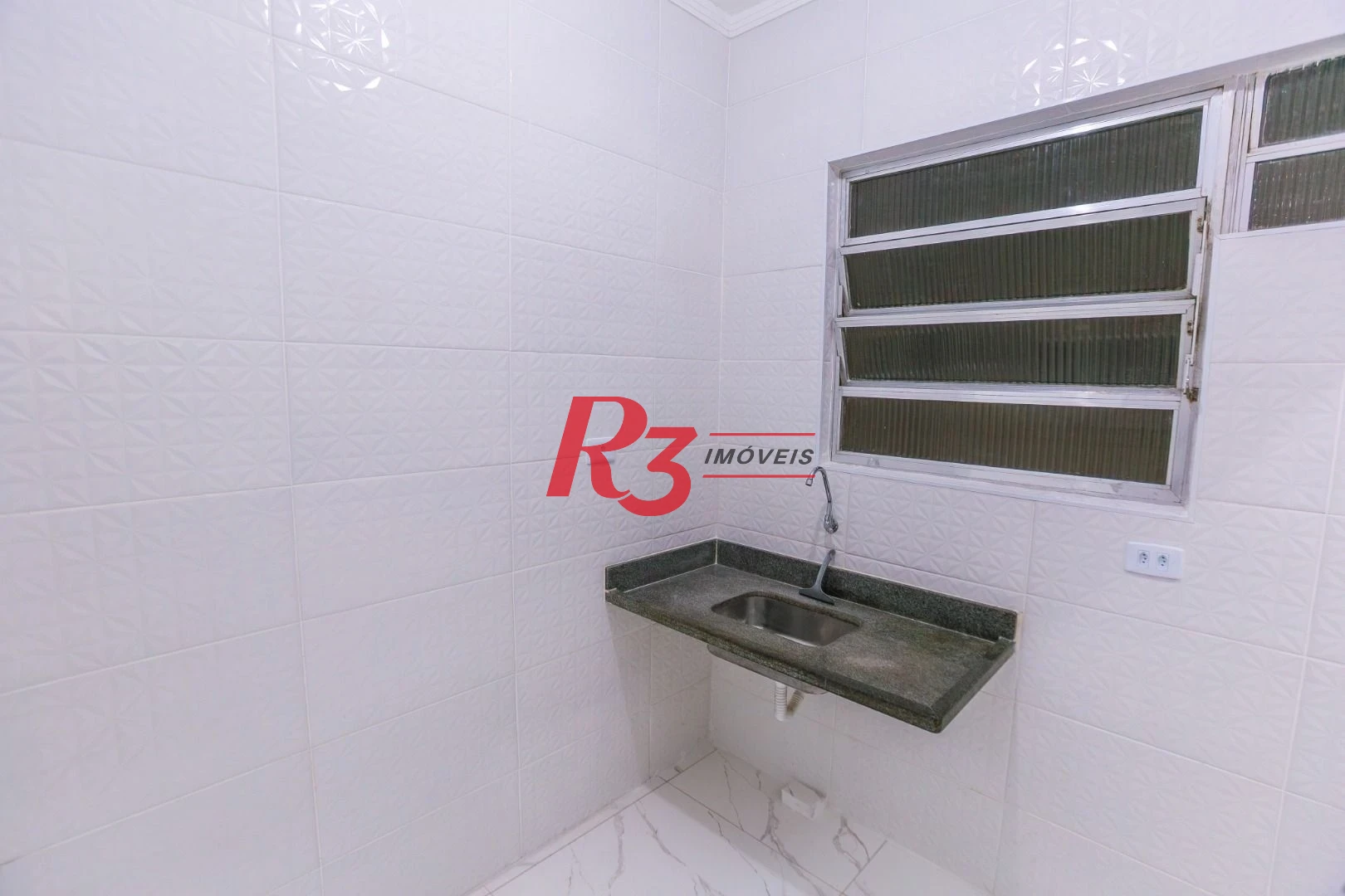 Apartamento com 2 dormitórios à venda, 65 m² por R$ 555.000,00 - José Menino - Santos/SP
