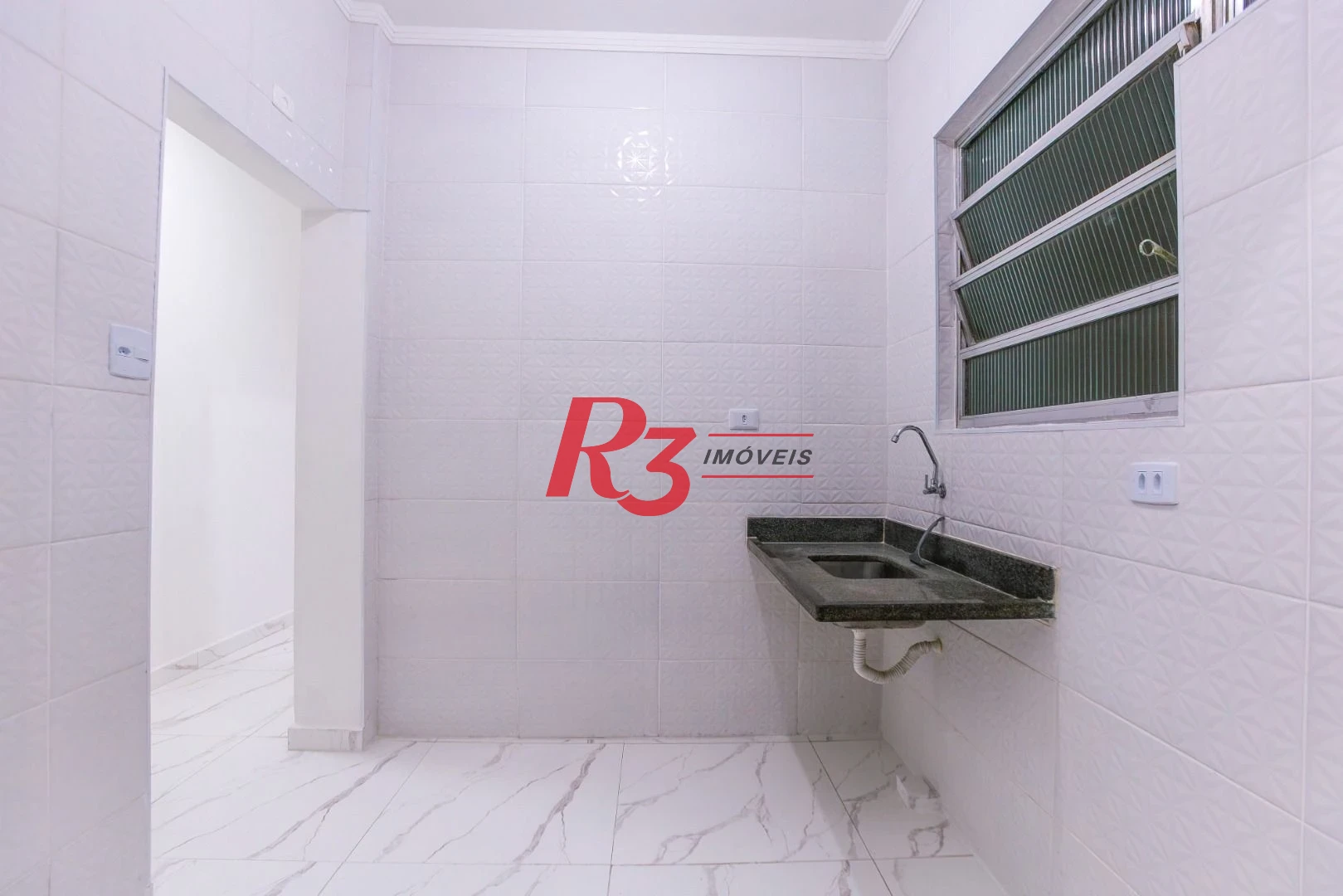 Apartamento com 2 dormitórios à venda, 65 m² por R$ 555.000,00 - José Menino - Santos/SP