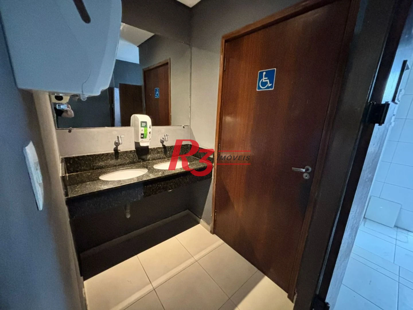 Casa com 3 dormitórios, 178 m² - venda por R$ 1.800.000,00 ou aluguel por R$ 12.000,00/mês - Gonzaga - Santos/SP