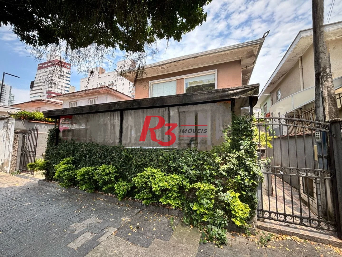 Casa com 3 dormitórios, 178 m² - venda por R$ 1.800.000,00 ou aluguel por R$ 12.000,00/mês - Gonzaga - Santos/SP