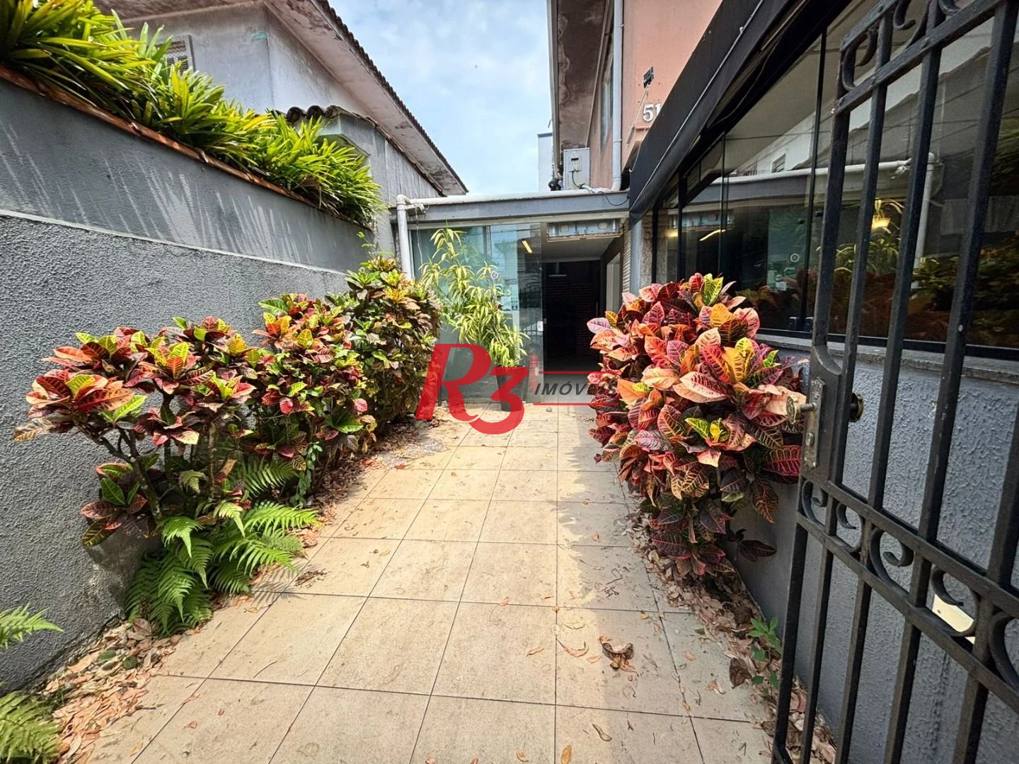 Casa com 3 dormitórios, 178 m² - venda por R$ 1.800.000,00 ou aluguel por R$ 12.000,00/mês - Gonzaga - Santos/SP