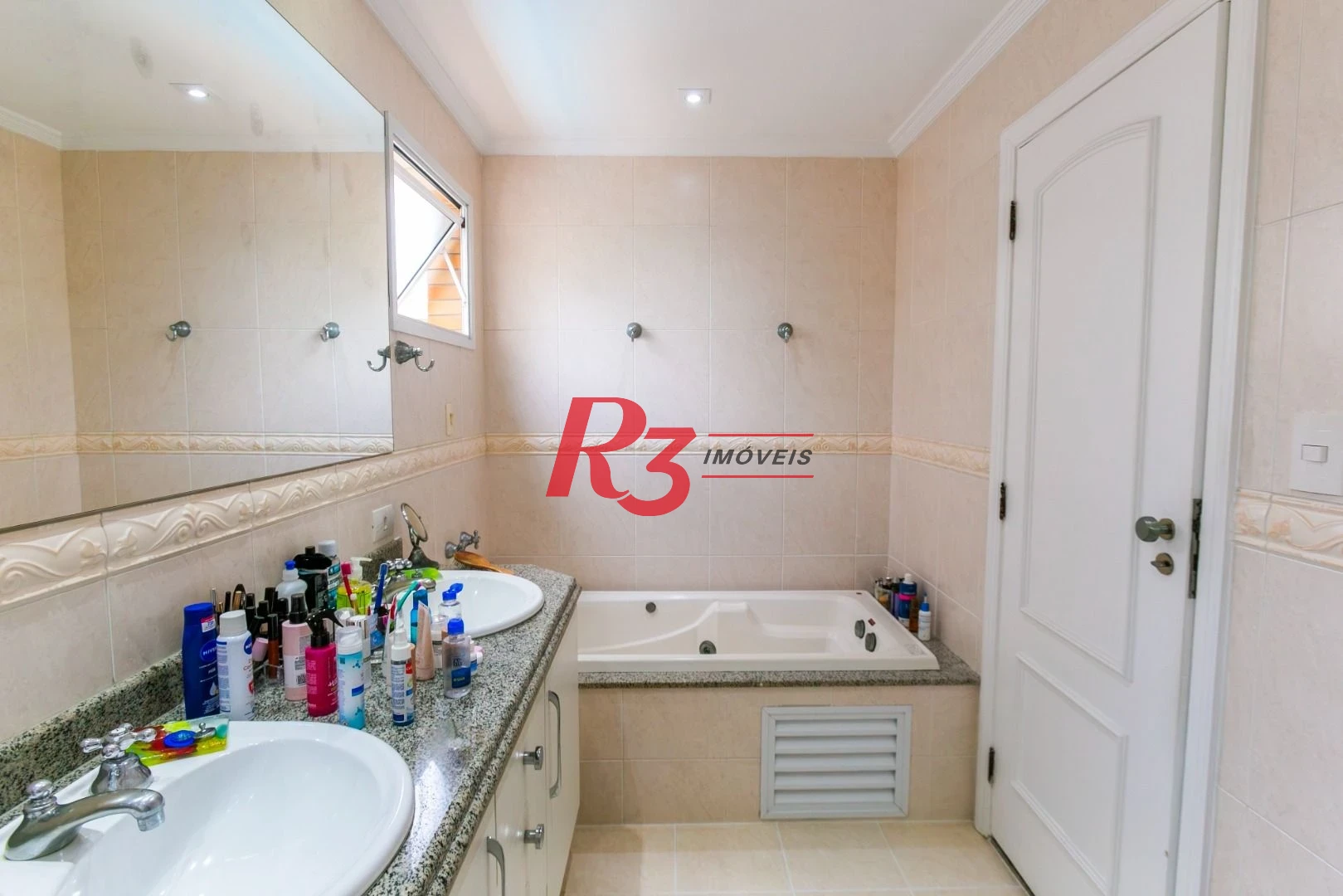 Apartamento para alugar, 204 m² por R$ 23.000,01/mês - Gonzaga - Santos/SP