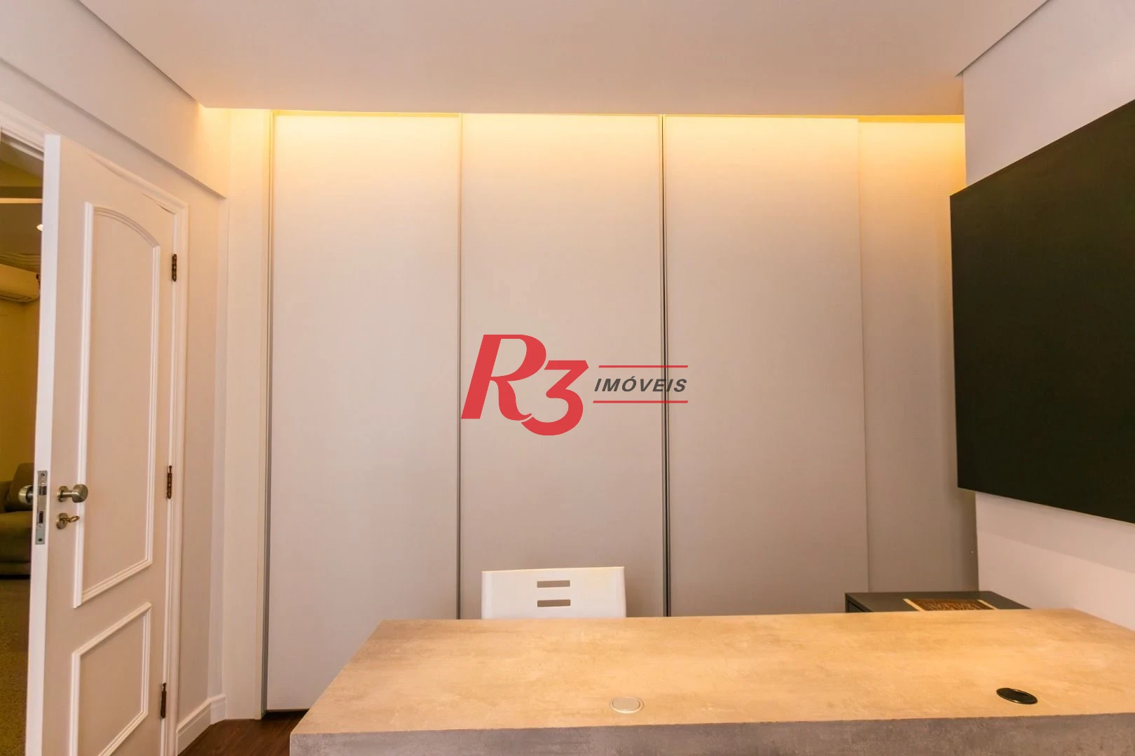 Apartamento para alugar, 204 m² por R$ 23.000,01/mês - Gonzaga - Santos/SP