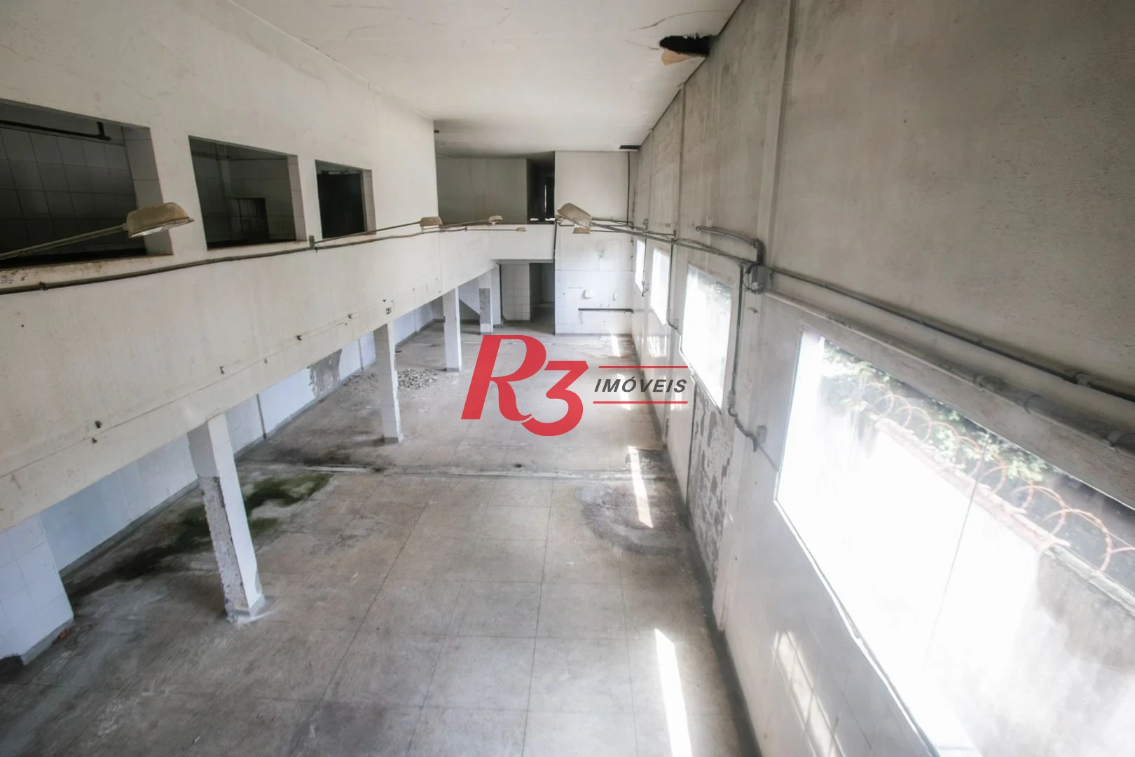 Galpão para alugar, 562 m² por R$ 11.009,00/mês - Macuco - Santos/SP