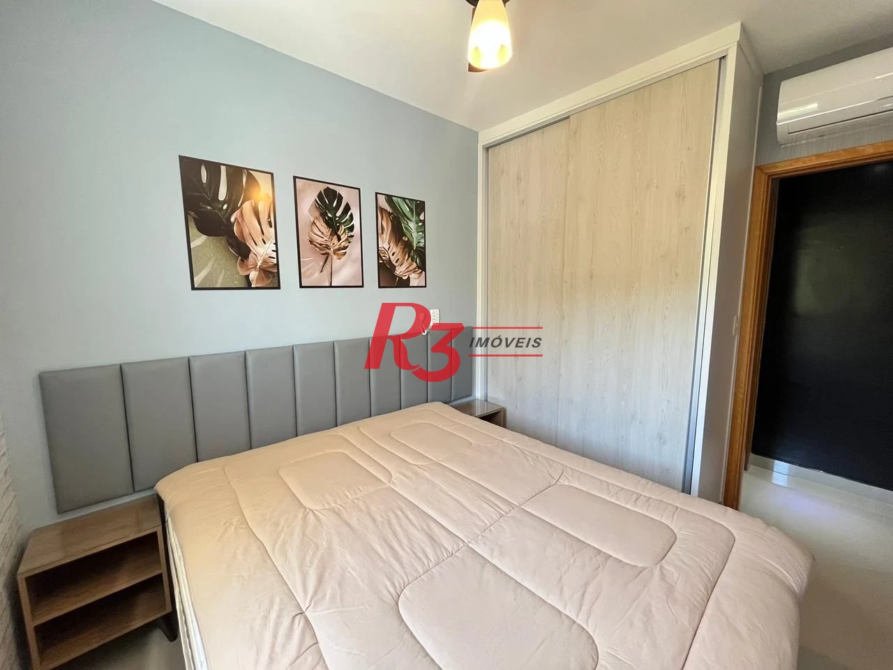 Apartamento com 2 dormitórios à venda, 54 m² por R$ 645.000,00 - Vila Matias - Santos/SP