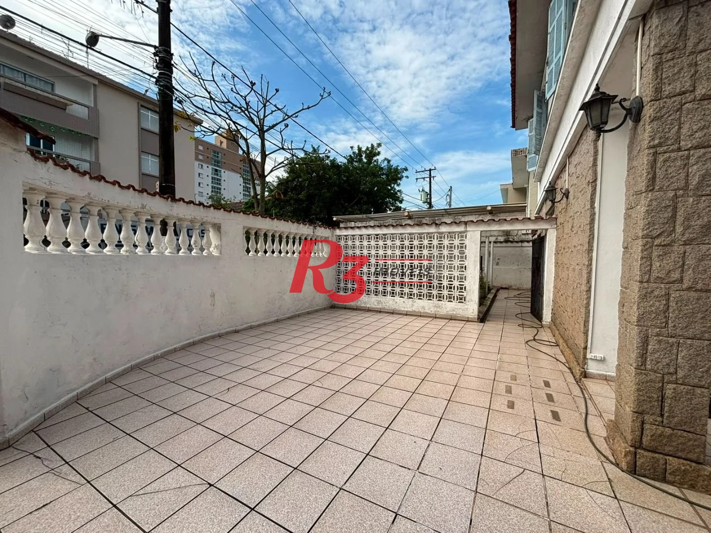 Sobrado com 3 dormitórios à venda, 140 m² por R$ 879.000,00 - Marapé - Santos/SP