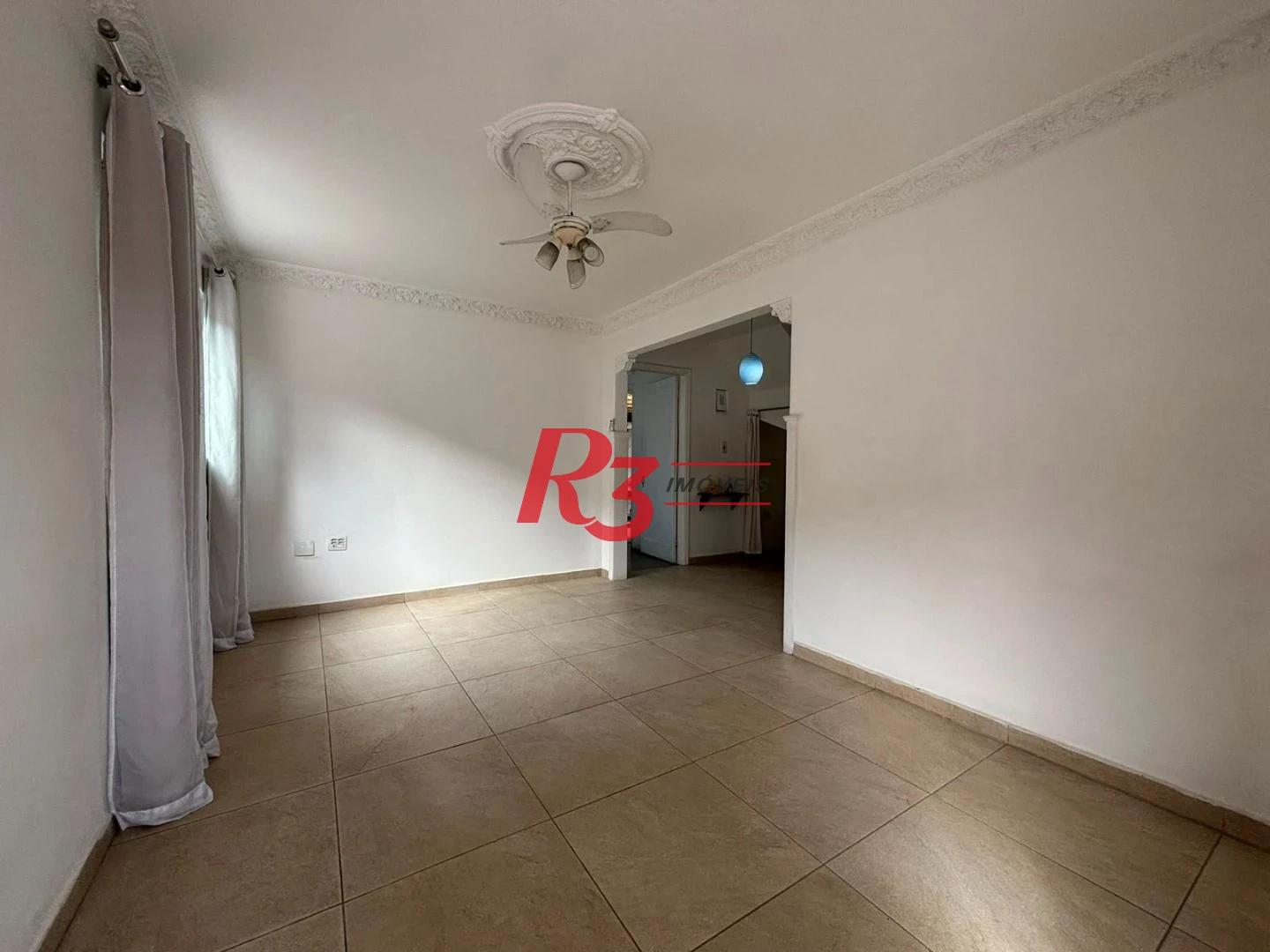 Sobrado com 3 dormitórios à venda, 140 m² por R$ 879.000,00 - Marapé - Santos/SP