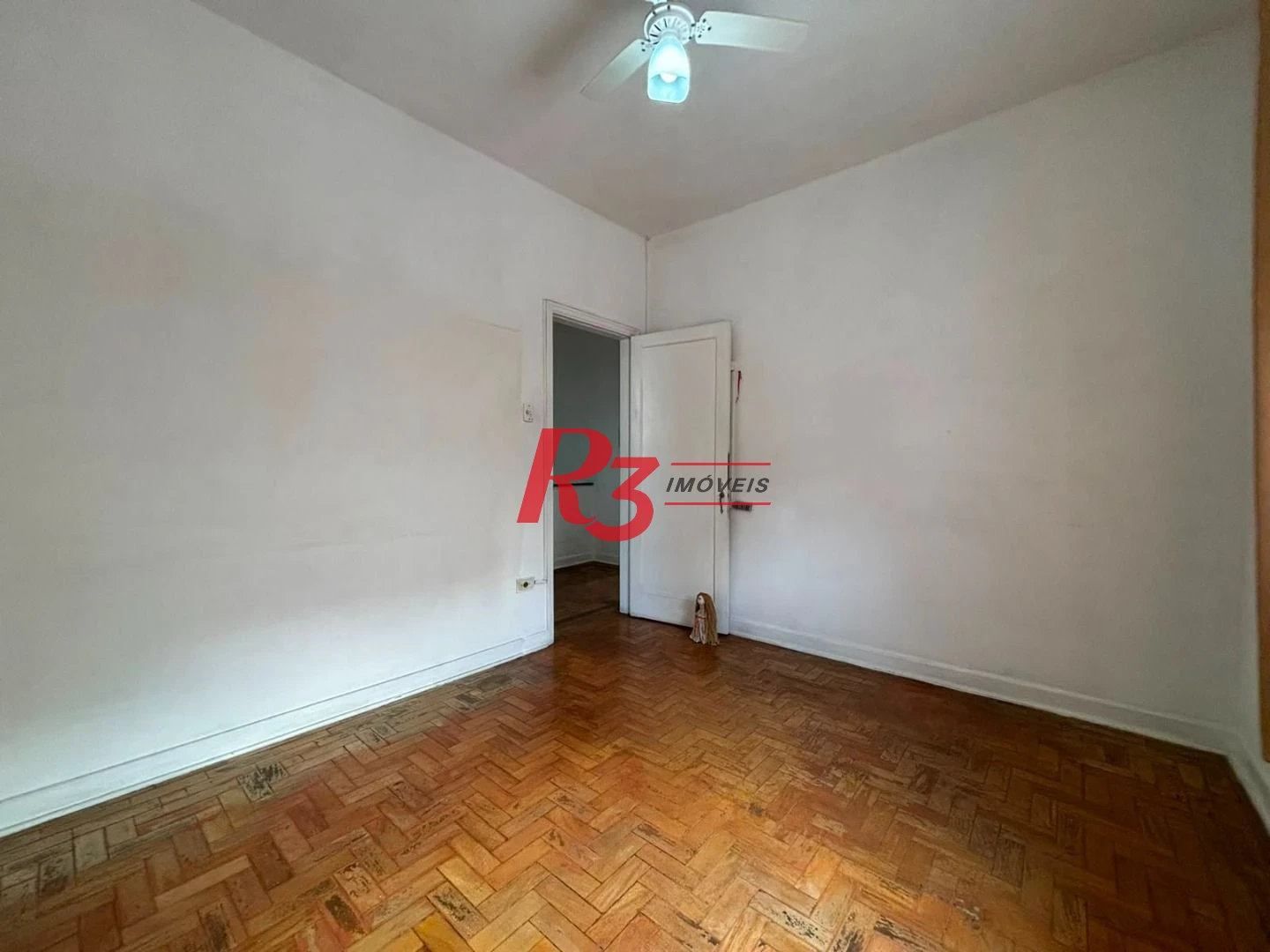 Sobrado com 3 dormitórios à venda, 140 m² por R$ 879.000,00 - Marapé - Santos/SP