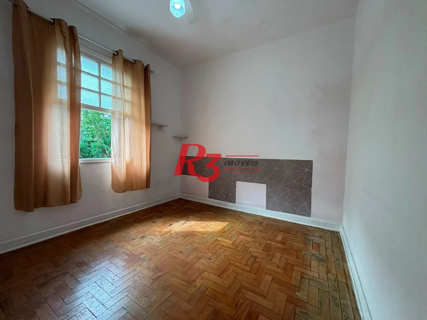 Sobrado com 3 dormitórios à venda, 140 m² por R$ 879.000,00 - Marapé - Santos/SP