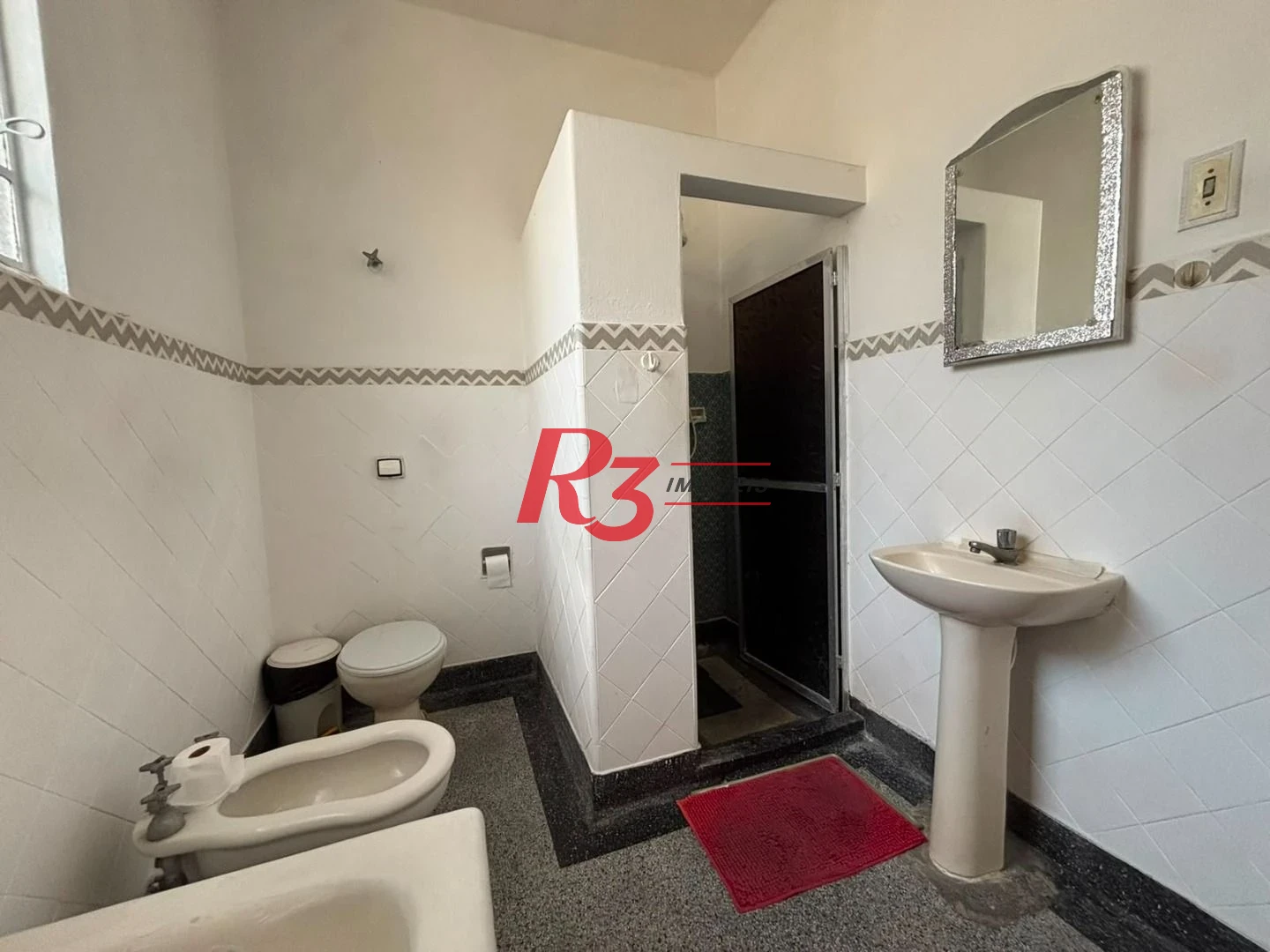 Sobrado com 3 dormitórios à venda, 140 m² por R$ 879.000,00 - Marapé - Santos/SP