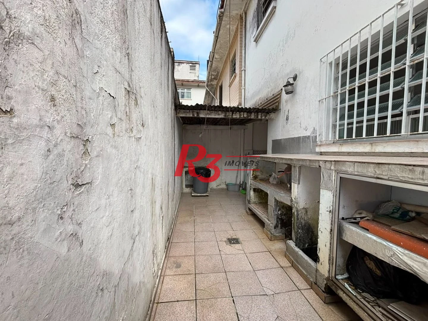 Sobrado com 3 dormitórios à venda, 140 m² por R$ 879.000,00 - Marapé - Santos/SP
