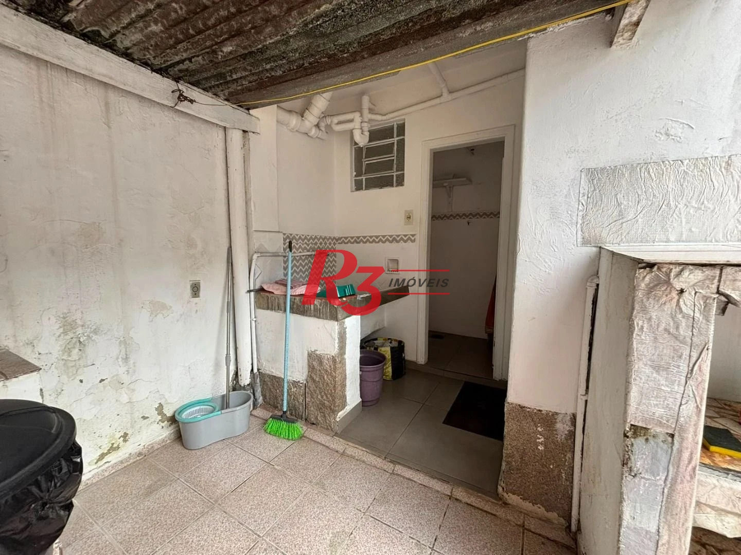 Sobrado com 3 dormitórios à venda, 140 m² por R$ 879.000,00 - Marapé - Santos/SP