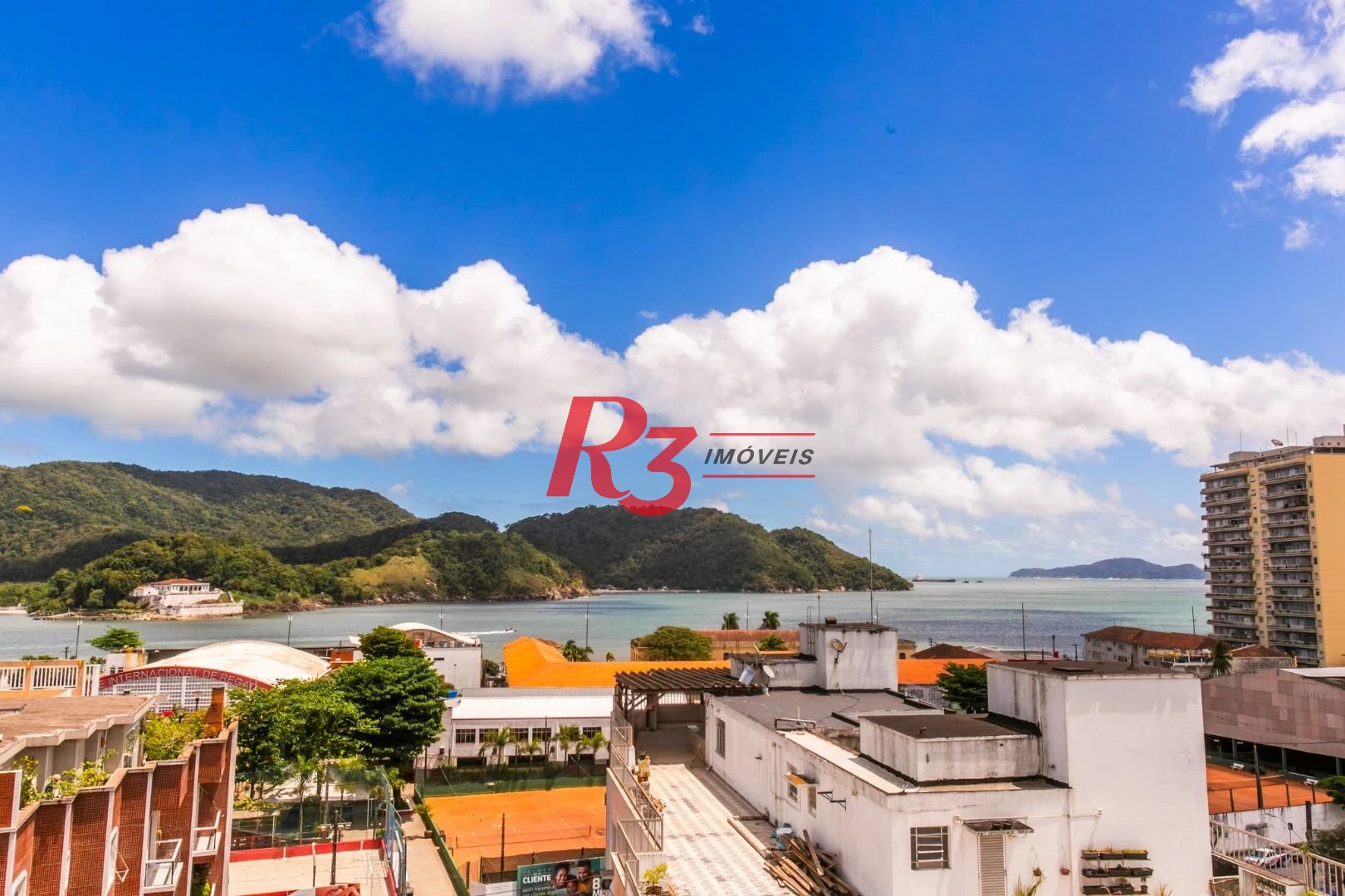 Cobertura com 3 dormitórios à venda, 274 m² por R$ 1.750.000,00 - Ponta da Praia - Santos/SP