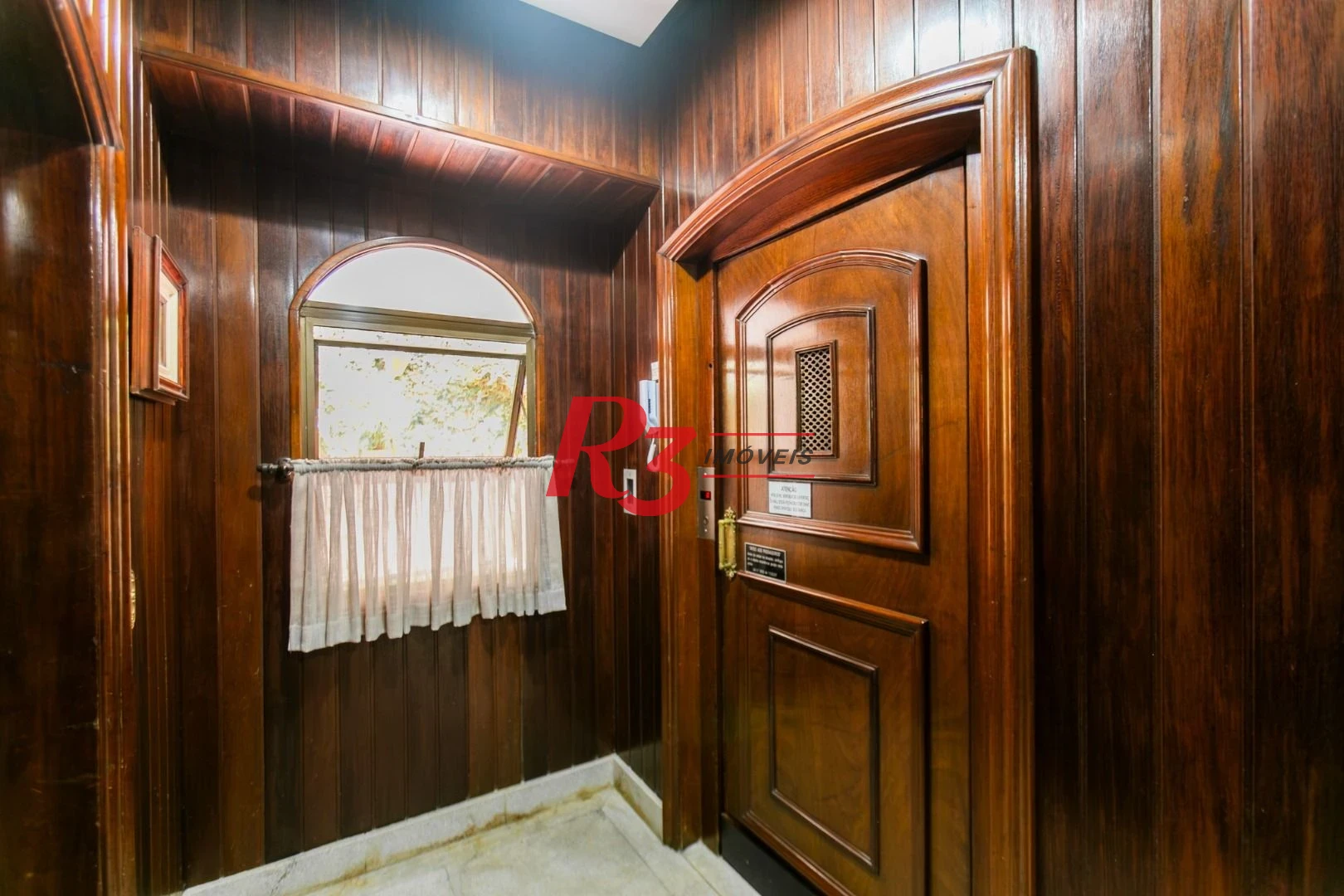 Cobertura com 3 dormitórios à venda, 274 m² por R$ 1.750.000,00 - Ponta da Praia - Santos/SP
