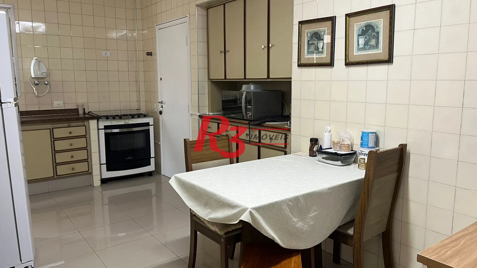 Apartamento com 3 dormitórios à venda, 130 m² por R$ 1.300.000,00 - Gonzaga - Santos/SP