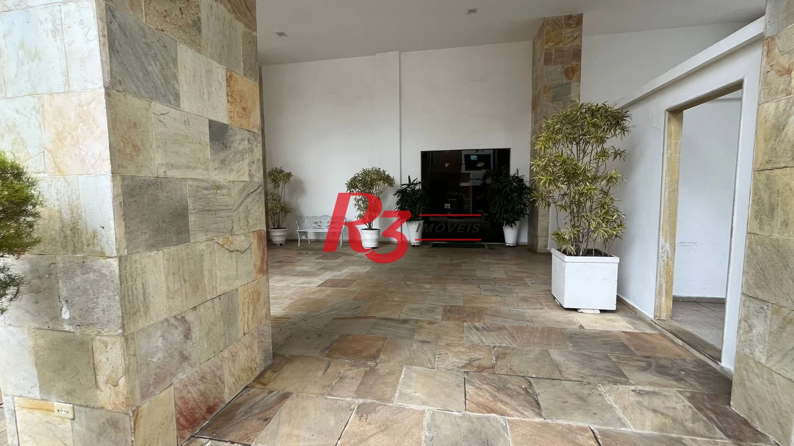 Apartamento com 3 dormitórios à venda, 130 m² por R$ 1.300.000,00 - Gonzaga - Santos/SP