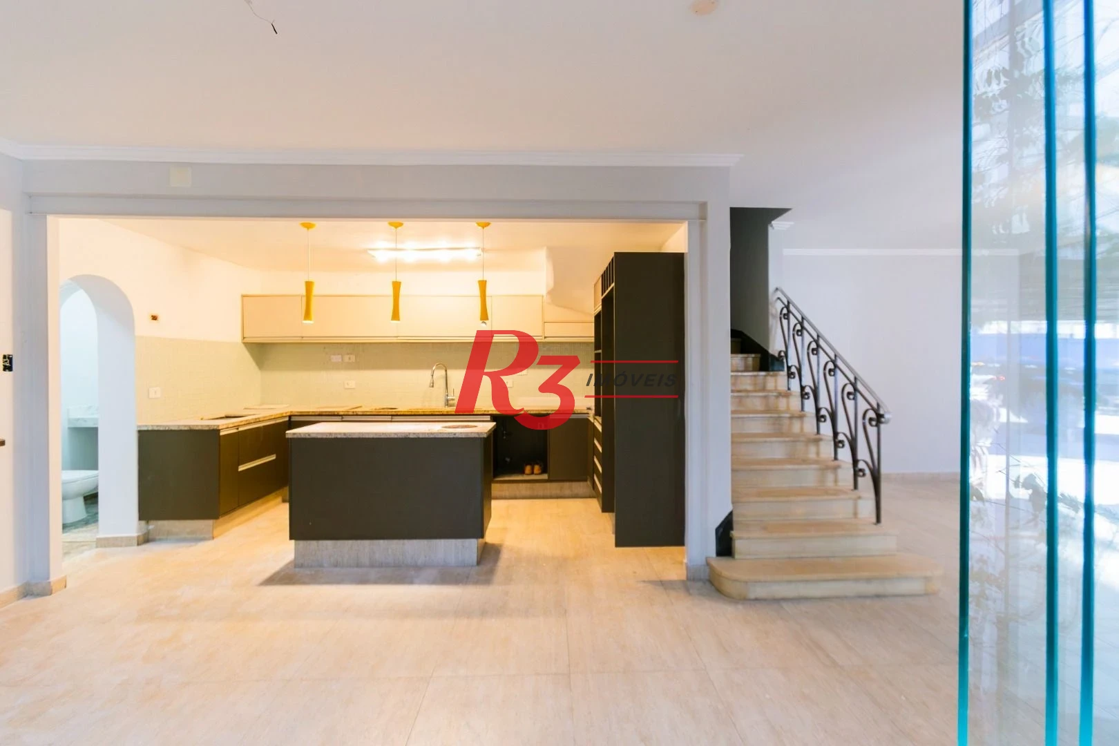 Sobrado para alugar, 176 m² por R$ 12.000,00/mês - Gonzaga - Santos/SP