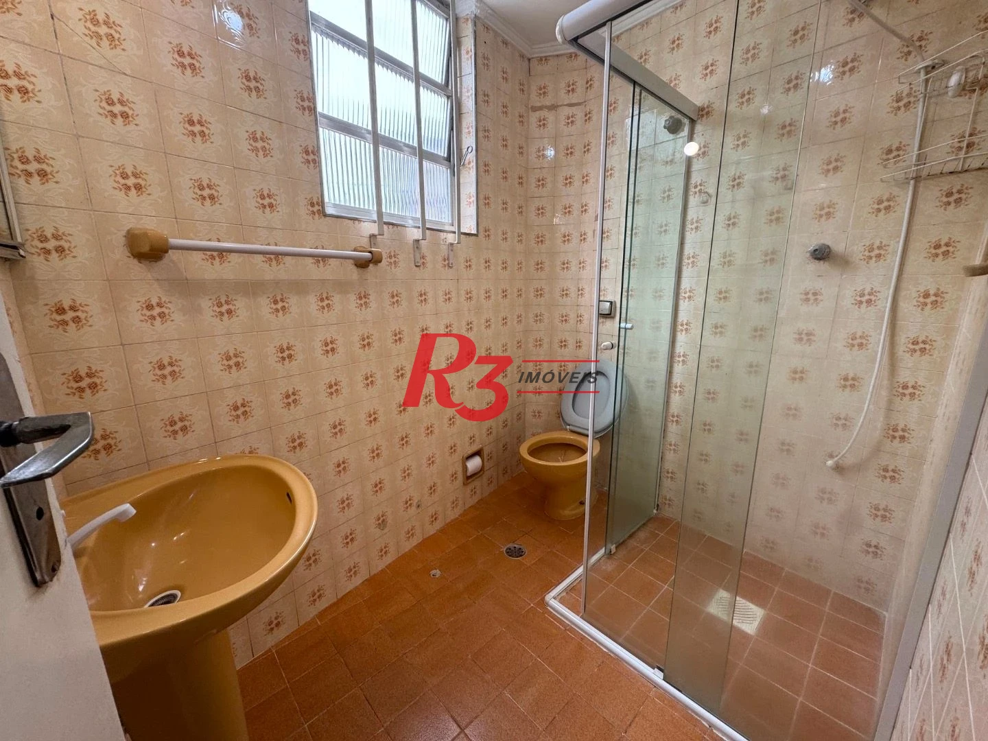 Apartamento com 3 dormitórios para alugar, 100 m² por R$ 3.300,02/mês - Embaré - Santos/SP